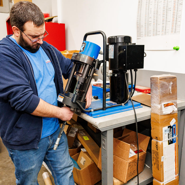 Custom Built Hydraulic Hoses Made to Order (774) 417-6543